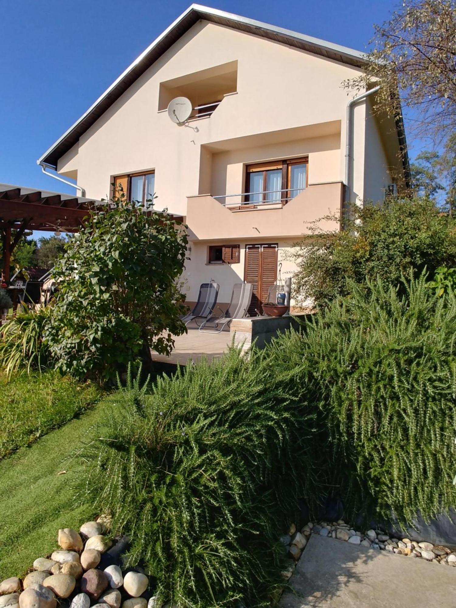 Apartman Arena Strigova Bagian luar foto